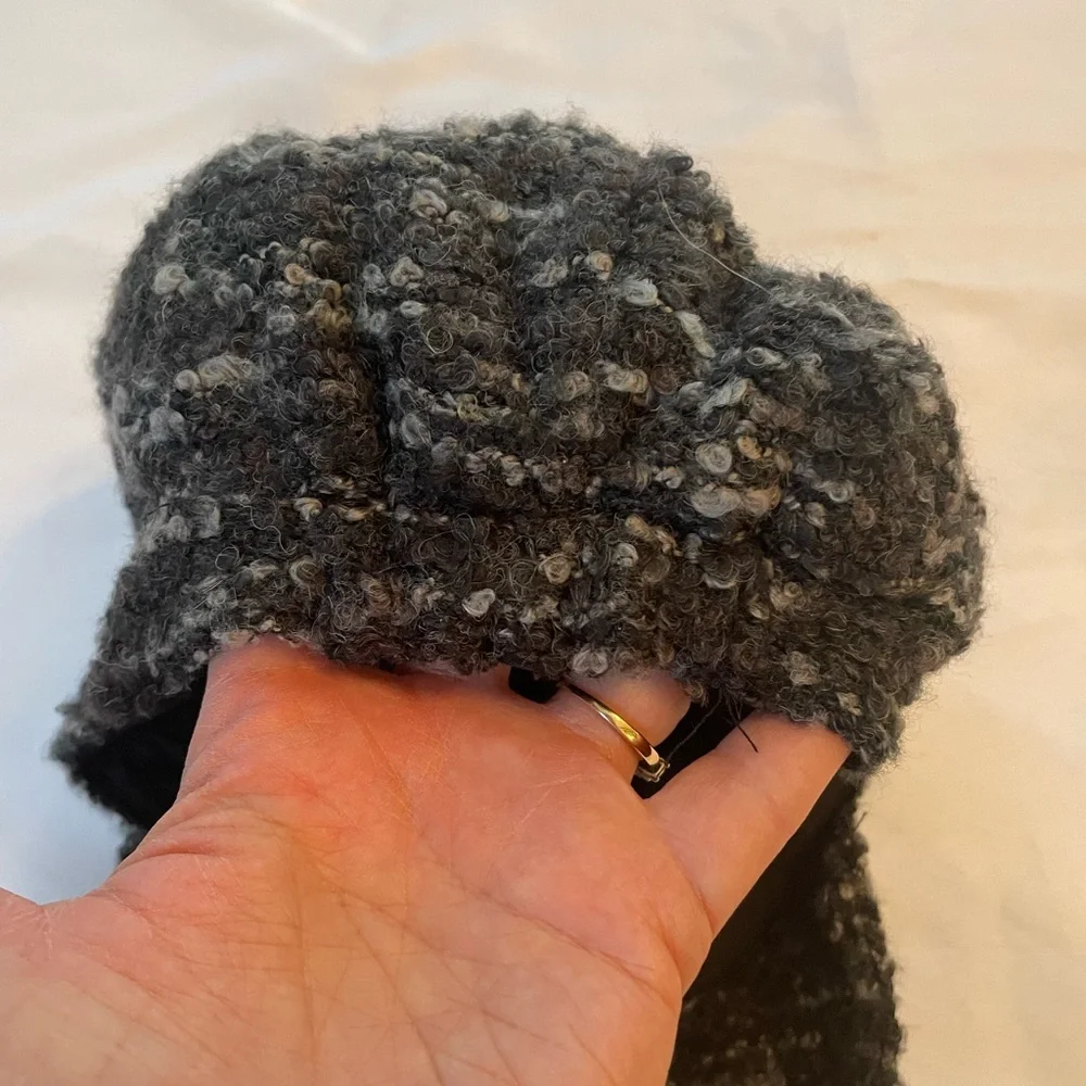 Stylish Gray Textured Women’s‎ Knit “Newsboy” Cap w/Button Accent, OS Fits Most
